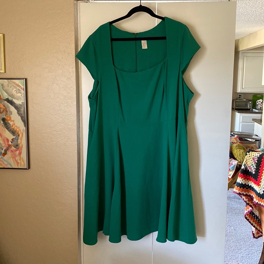 4x green midi cocktail dress with cap sleeves and pockets